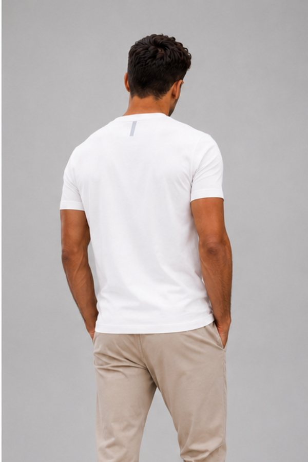 חולצת דרייפיט פרימיום Slim Fit לגברים לבנה 4 חולצת דרייפיט פרימיום Slim Fit לגברים לבנה – תמונה 4